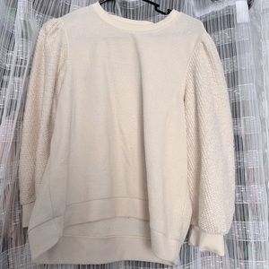 Crème colored sweatshirt - 3/4 puff sleeve - super cute